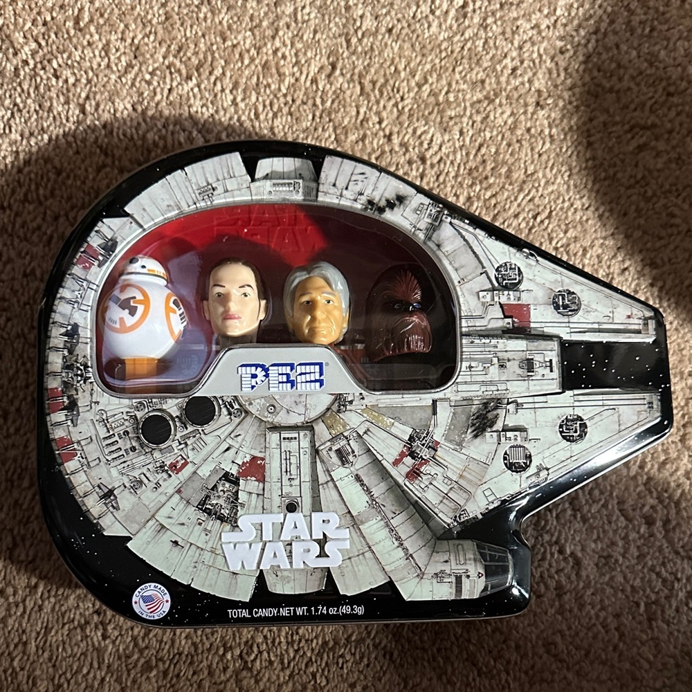 Star Wars Millennium Falcon Tin with Figures - Black, White, Brown